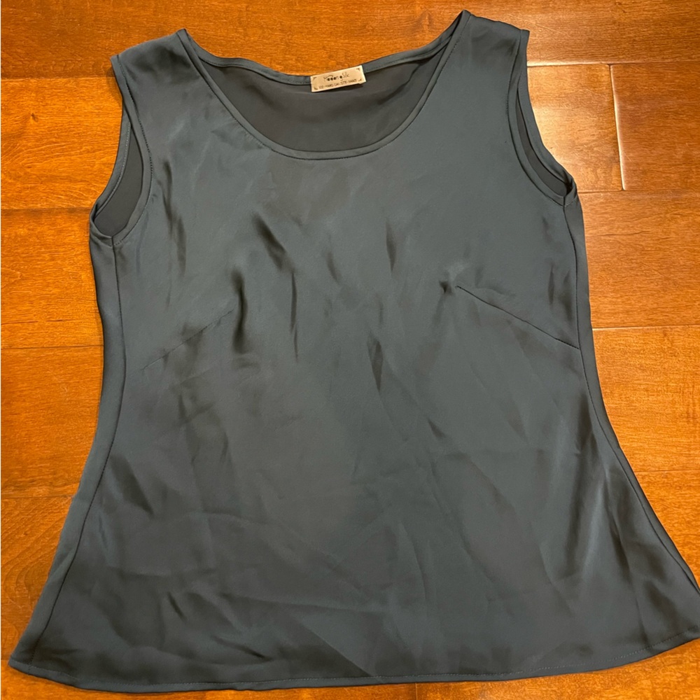 Elegant Sleeveless Tank Top in Slate Blue